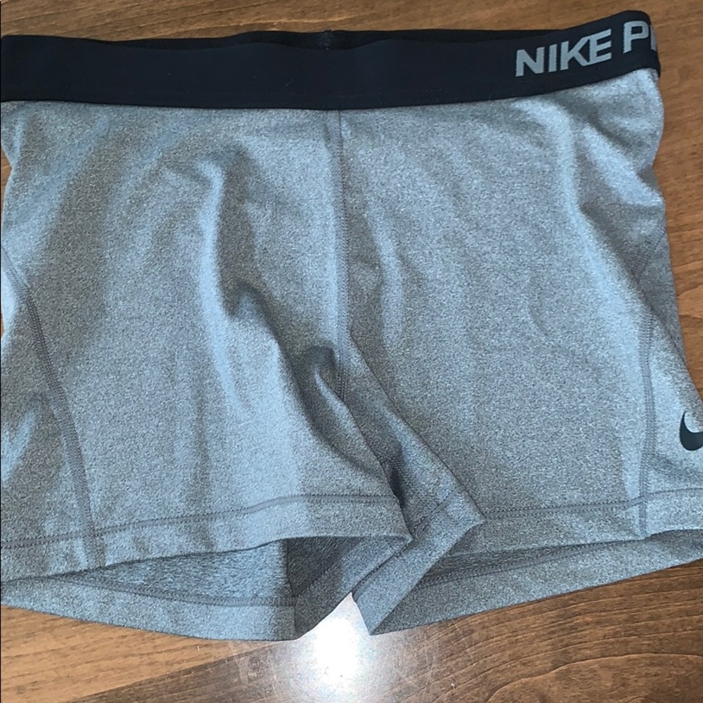 Women’s Nike pros